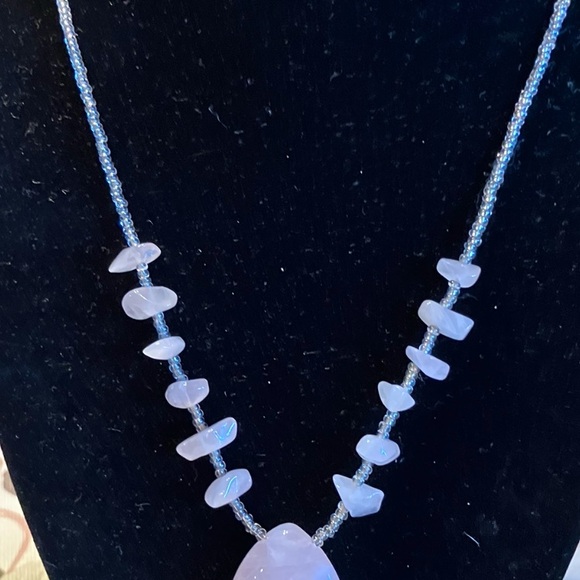 ROSE QUARTZ LARGE PENDANT AND SMALLER CHIPS ON THE SIDES MATCHING BRACELET - Picture 12 of 12